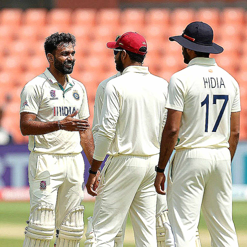 ২৯৭ থেকে ১৩৬: দোহায় ভারত-পাকিস্তান 'এ' লড়াইয়ের আসল প্রশ্ন স্কোরবোর্ড নয়, স্কোয়াড